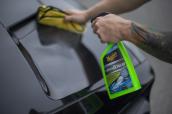 Meguiar's - hybridní keramický detailer pro odstranění lehkých nečistot a posílení ochrany, 768 ml