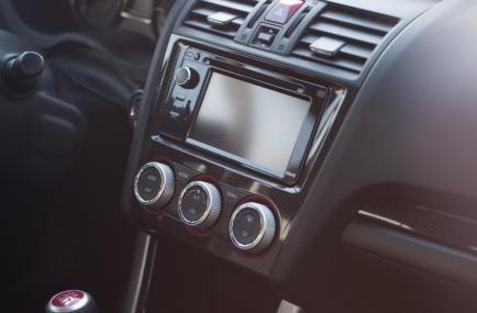 Jak vybrat rádio do auta