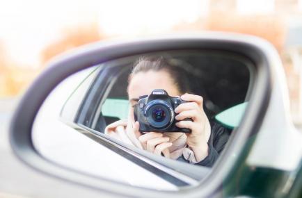 Proč je dobré mít přední i zadní autokameru 